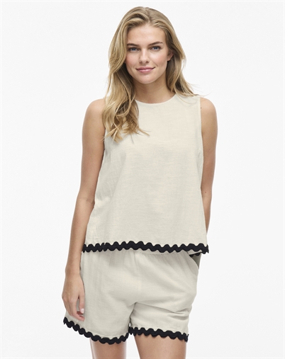 Vila - Manda Wavy Top - Birch/Black